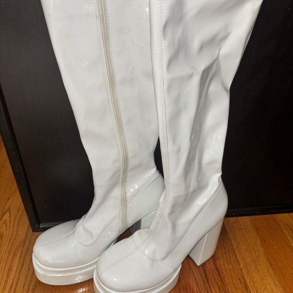 Ella Glossy White Heeled Boots